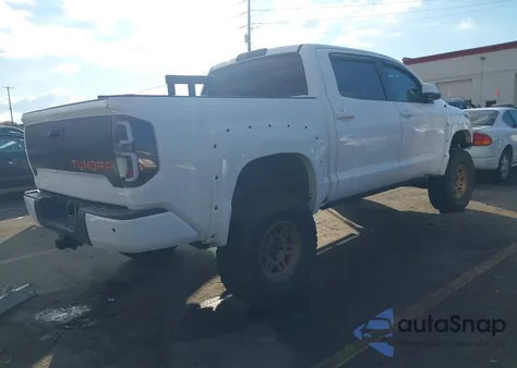 2015 Toyota Tundra Platinum 5.7L V8 z USA, uszkodzony, nr VIN 5TFAW5F13FX486514